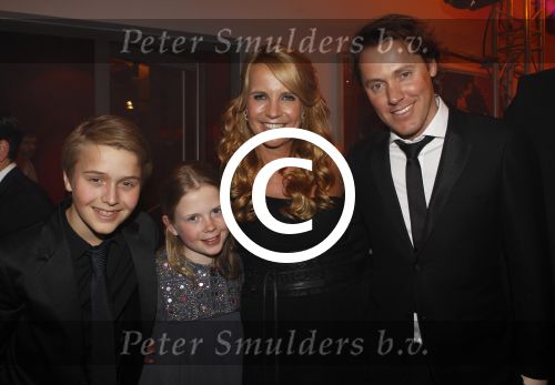 Amsterdam 8 maart 2011
Premiere van de film Gooische vrouwen in het nieuwe de la Mar theater. Linda de Mol met Jeroen Rietbergen en Julian en Noa
Peter Smulders bv