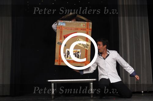Hoofddorp 7 maart 2011
Magic Unlimited met Oscar Renzo en Lara Kazan worden ambassadeur van het goede doel dappere dodo\'s. Hun vader Hans kwam als verassing uit een doos.
Peter Smulders bv