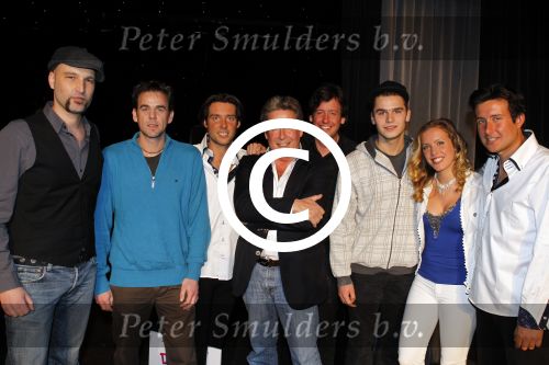 Hoofddorp 7 maart 2011
Magic Unlimited met Oscar Renzo en Lara Kazan worden ambassadeur van het goede doel dappere dodo\'s. Hun vader Hans kwam als verassing uit een doos.
Peter Smulders bv