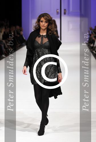 Amsterdam 7 maart 2011
Modeshow Jos v raak in de westergasfabriek met als modellen oa Georgina Verbaan Irene v d Laar Froukje de Both Quinty Trustfull Marvy Rieder en Kim Feenstra.
Peter Smulders bv