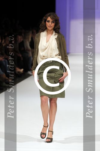 Amsterdam 7 maart 2011
Modeshow Jos v raak in de westergasfabriek met als modellen oa Georgina Verbaan Irene v d Laar Froukje de Both Quinty Trustfull Marvy Rieder en Kim Feenstra.
Peter Smulders bv