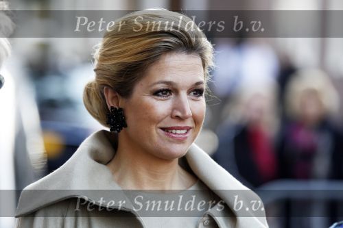 Laren 9 februari 2011
Prinses Maxima bezoekt het Goed Geld Gala in de singer in Laren. Boudewijn Poelman spreekt namens de postcodeloterij.
Peter Smulders bv