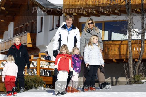 Lech 19 februari 2011
Fotosessie met de koninklijke familie in Lech. Aanwezig waren Koningin Beatrix Prins Willem Alexander Maxima Prinses Amalai Ariane en Alexia aslmede Prins Constantijn met zijn vrouw Prinses Laurentien en kinderen en Prins Friso met zijn vrouw Mabel Wisse Smit en hun kinderen.
Peter Smulders bv