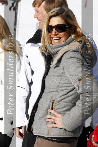 Lech 19 februari 2011
Fotosessie met de koninklijke familie in Lech. Aanwezig waren Koningin Beatrix Prins Willem Alexander Maxima Prinses Amalai Ariane en Alexia aslmede Prins Constantijn met zijn vrouw Prinses Laurentien en kinderen en Prins Friso met zijn vrouw Mabel Wisse Smit en hun kinderen.
Peter Smulders bv