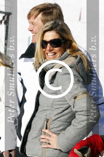 Lech 19 februari 2011
Fotosessie met de koninklijke familie in Lech. Aanwezig waren Koningin Beatrix Prins Willem Alexander Maxima Prinses Amalai Ariane en Alexia aslmede Prins Constantijn met zijn vrouw Prinses Laurentien en kinderen en Prins Friso met zijn vrouw Mabel Wisse Smit en hun kinderen.
Peter Smulders bv