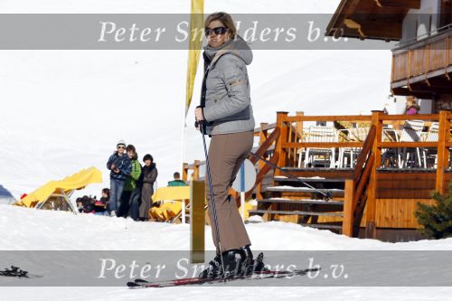 Lech 19 februari 2011
Fotosessie met de koninklijke familie in Lech. Aanwezig waren Koningin Beatrix Prins Willem Alexander Maxima Prinses Amalai Ariane en Alexia aslmede Prins Constantijn met zijn vrouw Prinses Laurentien en kinderen en Prins Friso met zijn vrouw Mabel Wisse Smit en hun kinderen.
Peter Smulders bv