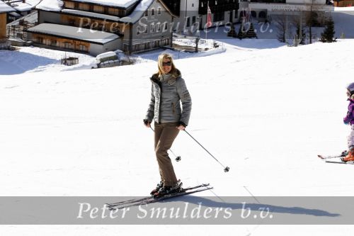 Lech 19 februari 2011
Fotosessie met de koninklijke familie in Lech. Aanwezig waren Koningin Beatrix Prins Willem Alexander Maxima Prinses Amalai Ariane en Alexia aslmede Prins Constantijn met zijn vrouw Prinses Laurentien en kinderen en Prins Friso met zijn vrouw Mabel Wisse Smit en hun kinderen.
Peter Smulders bv