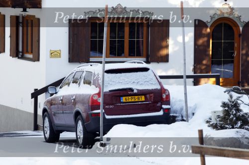 Lech 19 februari 2011
Fotosessie met de koninklijke familie in Lech. Aanwezig waren Koningin Beatrix Prins Willem Alexander Maxima Prinses Amalai Ariane en Alexia aslmede Prins Constantijn met zijn vrouw Prinses Laurentien en kinderen en Prins Friso met zijn vrouw Mabel Wisse Smit en hun kinderen. Het huis waar WA en Maxima met kids sliepen
Peter Smulders bv
