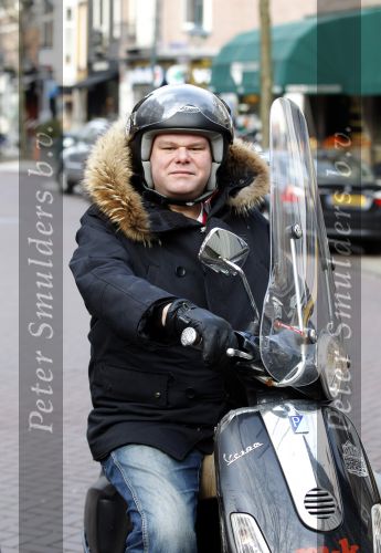 Amsterdam 15 februari 2011
Menno Kohler op zijn vespa scooter.
Peter Smulders bv