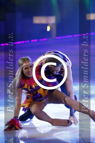 Hilversum 4 maart 2011
Sterren dansen op het ijs van SBDS 6 in studio 22 .Deelnemers zijn Monique Smit Jenny Smit Vivian Reys Babette v Veen Ralf Mackenbach Michael Boogerd en Sieneke Gerard Joling en Nance Coolen presenteren het.
Peter Smulders bv