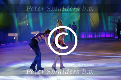 Hilversum 4 maart 2011
Sterren dansen op het ijs van SBDS 6 in studio 22 .Deelnemers zijn Monique Smit Jenny Smit Vivian Reys Babette v Veen Ralf Mackenbach Michael Boogerd en Sieneke Gerard Joling en Nance Coolen presenteren het.
Peter Smulders bv