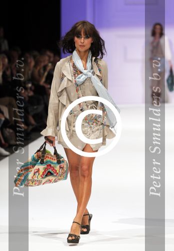 Amsterdam 7 maart 2011
Modeshow Jos v raak in de westergasfabriek met als modellen oa Georgina Verbaan Irene v d Laar Froukje de Both Quinty Trustfull Marvy Rieder en Kim Feenstra.
Peter Smulders bv