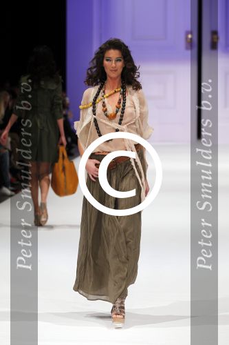 Amsterdam 7 maart 2011
Modeshow Jos v raak in de westergasfabriek met als modellen oa Georgina Verbaan Irene v d Laar Froukje de Both Quinty Trustfull Marvy Rieder en Kim Feenstra.
Peter Smulders bv