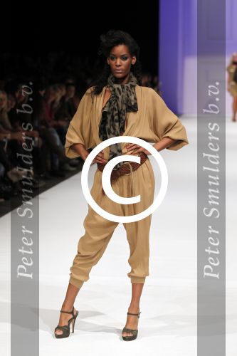 Amsterdam 7 maart 2011
Modeshow Jos v raak in de westergasfabriek met als modellen oa Georgina Verbaan Irene v d Laar Froukje de Both Quinty Trustfull Marvy Rieder en Kim Feenstra.
Peter Smulders bv