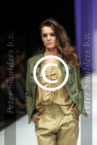 Amsterdam 7 maart 2011
Modeshow Jos v raak in de westergasfabriek met als modellen oa Georgina Verbaan Irene v d Laar Froukje de Both Quinty Trustfull Marvy Rieder en Kim Feenstra.
Peter Smulders bv