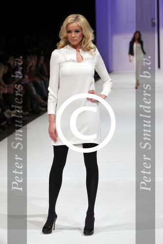 Amsterdam 7 maart 2011
Modeshow Jos v raak in de westergasfabriek met als modellen oa Georgina Verbaan Irene v d Laar Froukje de Both Quinty Trustfull Marvy Rieder en Kim Feenstra.
Peter Smulders bv