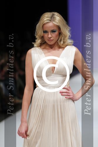 Amsterdam 7 maart 2011
Modeshow Jos v raak in de westergasfabriek met als modellen oa Georgina Verbaan Irene v d Laar Froukje de Both Quinty Trustfull Marvy Rieder en Kim Feenstra.
Peter Smulders bv