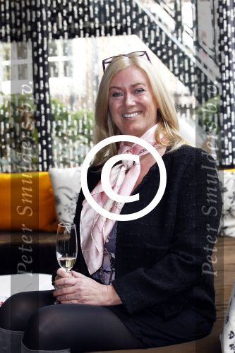 Amsterdam 15 maart 2011
Presentatie boek Esther Kreukniet bij hotel the Grand. Monique Olgers
Peter Smulders bv
