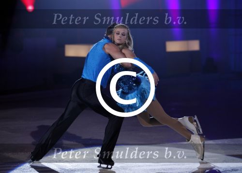 Hilversum 4 maart 2011
Sterren dansen op het ijs van SBDS 6 in studio 22 .Deelnemers zijn Monique Smit Jenny Smit Vivian Reys Babette v Veen Ralf Mackenbach Michael Boogerd en Sieneke Gerard Joling en Nance Coolen presenteren het. Monique met dansprtner Joel Geleynse
Peter Smulders bv