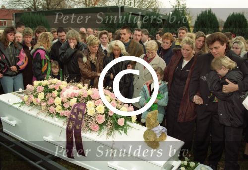 Eindhoven, 28 November 1995 Ad v d Hurk ( Andy de Witt )
bij de begrafenis van vijn stiefdochter Nicole v d Hurk
foto Peter Smulders BV