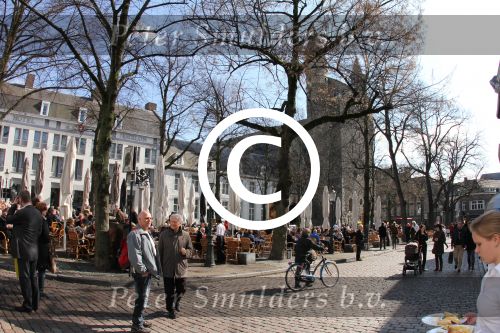 DerlonMaastricht, 19 Maart 2011
Onze Lieve Vrouwenplein Maastricht met hotel Derlon