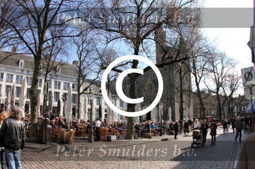 DerlonMaastricht, 19 Maart 2011
Onze Lieve Vrouwenplein Maastricht met hotel Derlon