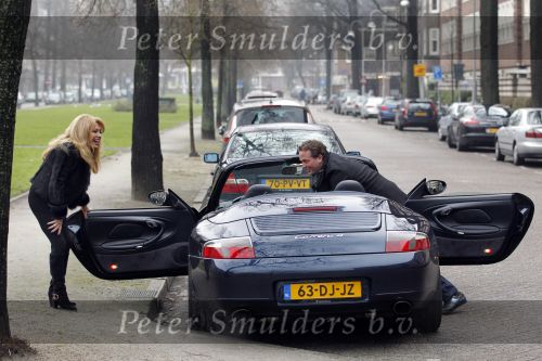Amsterdam 12 februari 2011
Nicky v Dam heeft zijn vriendin Patricia Paay een Porsche 911 cabrio cadeau gegeven voor valentijnsdag.
Peter Smulders bv