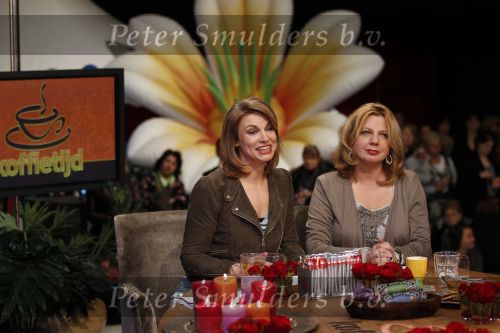 Amsterdam 16 februari 2011
Koffietijd met Pernille la Lau en Loretta Schrijver vanaf de huishoudbeurs met als gasten Xander de Buisonje en Roxeanne Hazes.
Peter Smulders bv