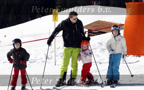 Lech 19 februari 2011
Fotosessie met de koninklijke familie in Lech. Aanwezig waren Koningin Beatrix Prins Willem Alexander Maxima Prinses Amalai Ariane en Alexia aslmede Prins Constantijn met zijn vrouw Prinses Laurentien en kinderen en Prins Friso met zijn vrouw Mabel Wisse Smit en hun kinderen.
Peter Smulders bv