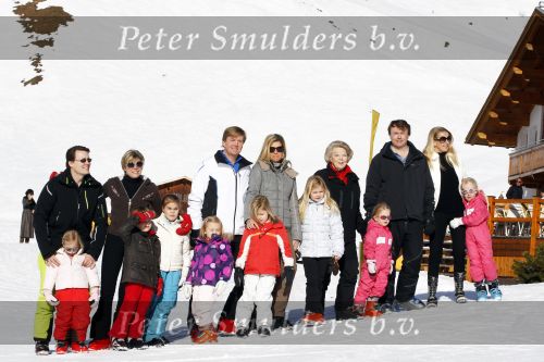 Lech 19 februari 2011
Fotosessie met de koninklijke familie in Lech. Aanwezig waren Koningin Beatrix Prins Willem Alexander Maxima Prinses Amalai Ariane en Alexia aslmede Prins Constantijn met zijn vrouw Prinses Laurentien en kinderen en Prins Friso met zijn vrouw Mabel Wisse Smit en hun kinderen.
Peter Smulders bv