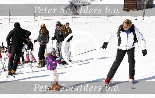 Lech 19 februari 2011
Fotosessie met de koninklijke familie in Lech. Aanwezig waren Koningin Beatrix Prins Willem Alexander Maxima Prinses Amalai Ariane en Alexia aslmede Prins Constantijn met zijn vrouw Prinses Laurentien en kinderen en Prins Friso met zijn vrouw Mabel Wisse Smit en hun kinderen.
Peter Smulders bv