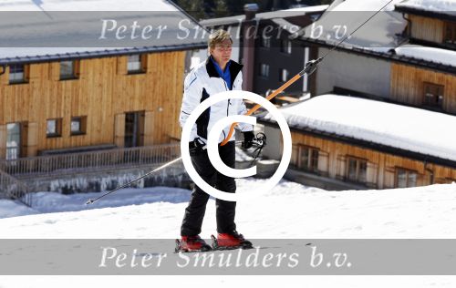 Lech 19 februari 2011
Fotosessie met de koninklijke familie in Lech. Aanwezig waren Koningin Beatrix Prins Willem Alexander Maxima Prinses Amalai Ariane en Alexia aslmede Prins Constantijn met zijn vrouw Prinses Laurentien en kinderen en Prins Friso met zijn vrouw Mabel Wisse Smit en hun kinderen.
Peter Smulders bv