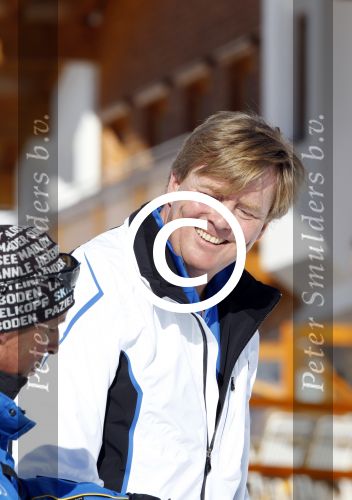 Lech 19 februari 2011
Fotosessie met de koninklijke familie in Lech. Aanwezig waren Koningin Beatrix Prins Willem Alexander Maxima Prinses Amalai Ariane en Alexia aslmede Prins Constantijn met zijn vrouw Prinses Laurentien en kinderen en Prins Friso met zijn vrouw Mabel Wisse Smit en hun kinderen.
Peter Smulders bv