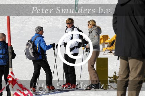 Lech 19 februari 2011
Fotosessie met de koninklijke familie in Lech. Aanwezig waren Koningin Beatrix Prins Willem Alexander Maxima Prinses Amalai Ariane en Alexia aslmede Prins Constantijn met zijn vrouw Prinses Laurentien en kinderen en Prins Friso met zijn vrouw Mabel Wisse Smit en hun kinderen.
Peter Smulders bv