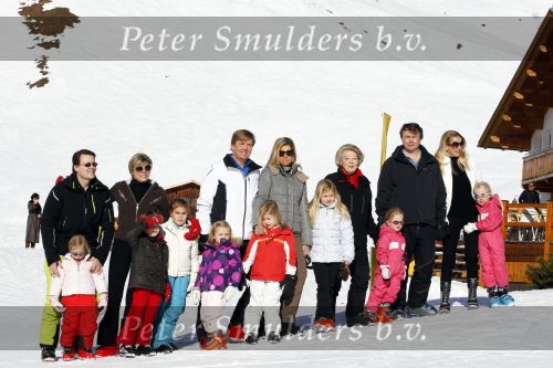 Lech 19 februari 2011
Fotosessie met de koninklijke familie in Lech. Aanwezig waren Koningin Beatrix Prins Willem Alexander Maxima Prinses Amalai Ariane en Alexia aslmede Prins Constantijn met zijn vrouw Prinses Laurentien en kinderen en Prins Friso met zijn vrouw Mabel Wisse Smit en hun kinderen.
Peter Smulders bv