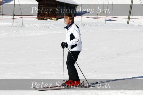 Lech 19 februari 2011
Fotosessie met de koninklijke familie in Lech. Aanwezig waren Koningin Beatrix Prins Willem Alexander Maxima Prinses Amalai Ariane en Alexia aslmede Prins Constantijn met zijn vrouw Prinses Laurentien en kinderen en Prins Friso met zijn vrouw Mabel Wisse Smit en hun kinderen.
Peter Smulders bv