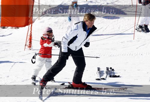 Lech 19 februari 2011
Fotosessie met de koninklijke familie in Lech. Aanwezig waren Koningin Beatrix Prins Willem Alexander Maxima Prinses Amalai Ariane en Alexia aslmede Prins Constantijn met zijn vrouw Prinses Laurentien en kinderen en Prins Friso met zijn vrouw Mabel Wisse Smit en hun kinderen.
Peter Smulders bv