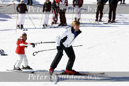 Lech 19 februari 2011
Fotosessie met de koninklijke familie in Lech. Aanwezig waren Koningin Beatrix Prins Willem Alexander Maxima Prinses Amalai Ariane en Alexia aslmede Prins Constantijn met zijn vrouw Prinses Laurentien en kinderen en Prins Friso met zijn vrouw Mabel Wisse Smit en hun kinderen.
Peter Smulders bv