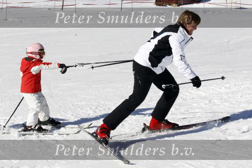 Lech 19 februari 2011
Fotosessie met de koninklijke familie in Lech. Aanwezig waren Koningin Beatrix Prins Willem Alexander Maxima Prinses Amalai Ariane en Alexia aslmede Prins Constantijn met zijn vrouw Prinses Laurentien en kinderen en Prins Friso met zijn vrouw Mabel Wisse Smit en hun kinderen.
Peter Smulders bv