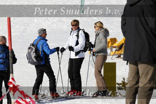 Lech 19 februari 2011
Fotosessie met de koninklijke familie in Lech. Aanwezig waren Koningin Beatrix Prins Willem Alexander Maxima Prinses Amalai Ariane en Alexia aslmede Prins Constantijn met zijn vrouw Prinses Laurentien en kinderen en Prins Friso met zijn vrouw Mabel Wisse Smit en hun kinderen.
Peter Smulders bv