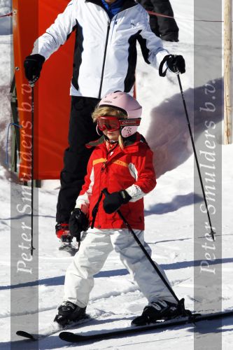 Lech 19 februari 2011
Fotosessie met de koninklijke familie in Lech. Aanwezig waren Koningin Beatrix Prins Willem Alexander Maxima Prinses Amalai Ariane en Alexia aslmede Prins Constantijn met zijn vrouw Prinses Laurentien en kinderen en Prins Friso met zijn vrouw Mabel Wisse Smit en hun kinderen.
Peter Smulders bv