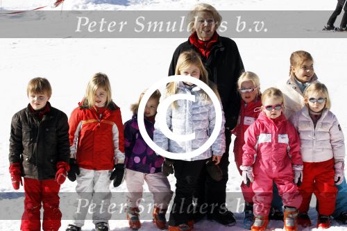 Lech 19 februari 2011
Fotosessie met de koninklijke familie in Lech. Aanwezig waren Koningin Beatrix Prins Willem Alexander Maxima Prinses Amalai Ariane en Alexia aslmede Prins Constantijn met zijn vrouw Prinses Laurentien en kinderen en Prins Friso met zijn vrouw Mabel Wisse Smit en hun kinderen.
Peter Smulders bv