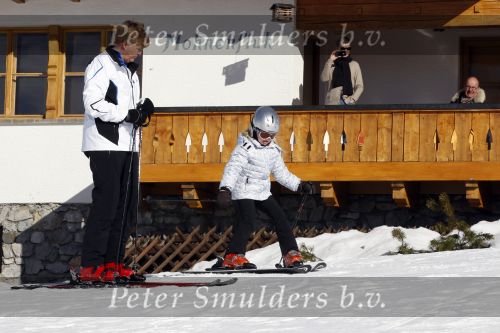 Lech 19 februari 2011
Fotosessie met de koninklijke familie in Lech. Aanwezig waren Koningin Beatrix Prins Willem Alexander Maxima Prinses Amalai Ariane en Alexia aslmede Prins Constantijn met zijn vrouw Prinses Laurentien en kinderen en Prins Friso met zijn vrouw Mabel Wisse Smit en hun kinderen.
Peter Smulders bv
