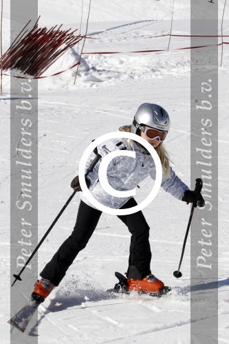 Lech 19 februari 2011
Fotosessie met de koninklijke familie in Lech. Aanwezig waren Koningin Beatrix Prins Willem Alexander Maxima Prinses Amalai Ariane en Alexia aslmede Prins Constantijn met zijn vrouw Prinses Laurentien en kinderen en Prins Friso met zijn vrouw Mabel Wisse Smit en hun kinderen.
Peter Smulders bv