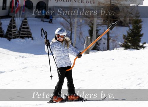 Lech 19 februari 2011
Fotosessie met de koninklijke familie in Lech. Aanwezig waren Koningin Beatrix Prins Willem Alexander Maxima Prinses Amalai Ariane en Alexia aslmede Prins Constantijn met zijn vrouw Prinses Laurentien en kinderen en Prins Friso met zijn vrouw Mabel Wisse Smit en hun kinderen.
Peter Smulders bv