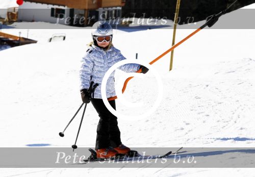 Lech 19 februari 2011
Fotosessie met de koninklijke familie in Lech. Aanwezig waren Koningin Beatrix Prins Willem Alexander Maxima Prinses Amalai Ariane en Alexia aslmede Prins Constantijn met zijn vrouw Prinses Laurentien en kinderen en Prins Friso met zijn vrouw Mabel Wisse Smit en hun kinderen.
Peter Smulders bv