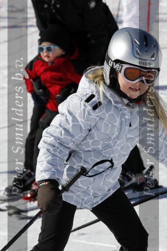 Lech 19 februari 2011
Fotosessie met de koninklijke familie in Lech. Aanwezig waren Koningin Beatrix Prins Willem Alexander Maxima Prinses Amalai Ariane en Alexia aslmede Prins Constantijn met zijn vrouw Prinses Laurentien en kinderen en Prins Friso met zijn vrouw Mabel Wisse Smit en hun kinderen.
Peter Smulders bv