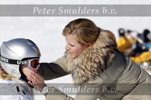 Lech 19 februari 2011
Fotosessie met de koninklijke familie in Lech. Aanwezig waren Koningin Beatrix Prins Willem Alexander Maxima Prinses Amalai Ariane en Alexia aslmede Prins Constantijn met zijn vrouw Prinses Laurentien en kinderen en Prins Friso met zijn vrouw Mabel Wisse Smit en hun kinderen. Amalia met Au pair
Peter Smulders bv
