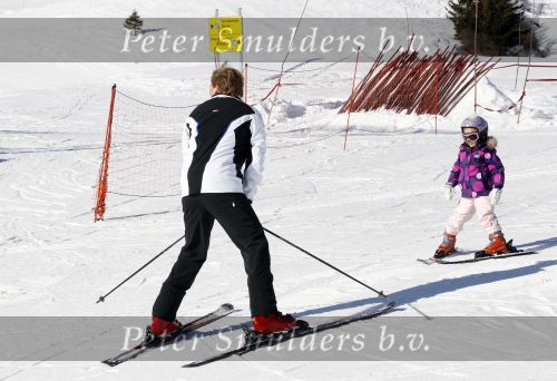 Lech 19 februari 2011
Fotosessie met de koninklijke familie in Lech. Aanwezig waren Koningin Beatrix Prins Willem Alexander Maxima Prinses Amalai Ariane en Alexia aslmede Prins Constantijn met zijn vrouw Prinses Laurentien en kinderen en Prins Friso met zijn vrouw Mabel Wisse Smit en hun kinderen.
Peter Smulders bv