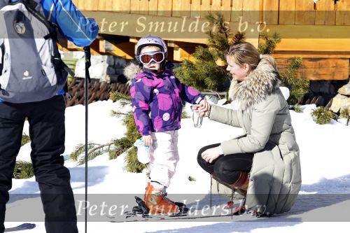 Lech 19 februari 2011
Fotosessie met de koninklijke familie in Lech. Aanwezig waren Koningin Beatrix Prins Willem Alexander Maxima Prinses Amalai Ariane en Alexia aslmede Prins Constantijn met zijn vrouw Prinses Laurentien en kinderen en Prins Friso met zijn vrouw Mabel Wisse Smit en hun kinderen.
Peter Smulders bv